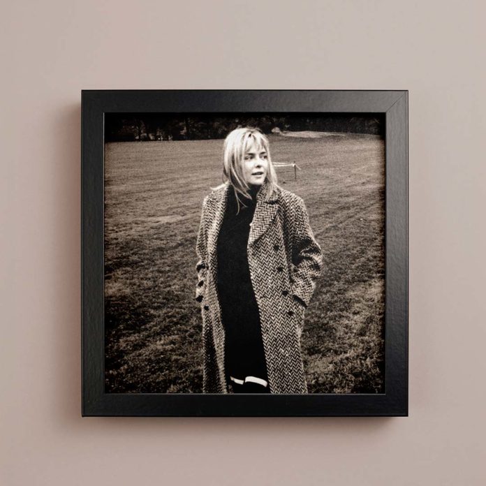 En août 2000, France Gall revient à l’Olympia pour chanter en duo avec Johnny Hallyday, Quelque chose de Tennessee, écrite par Michel Berger en 1995.