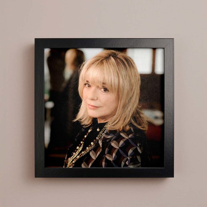 Le coffret cartonné "5 albums originaux" de France Gall est paru dans la série “5 albums originaux”, dont une version existe également avec Michel Berger, contient 5 disques CD au format pochette ultra slim.